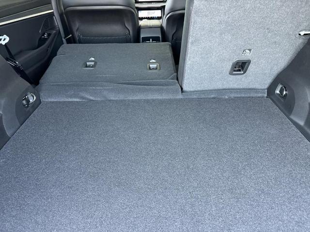 Photo of 2025 Bright White Clearcoat Jeep Wagoneer S