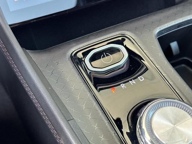 Photo of 2025 Bright White Clearcoat Jeep Wagoneer S