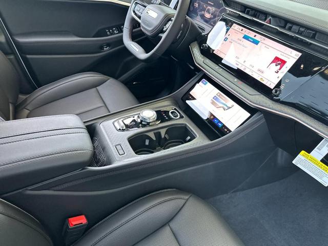 Photo of 2025 Bright White Clearcoat Jeep Wagoneer S