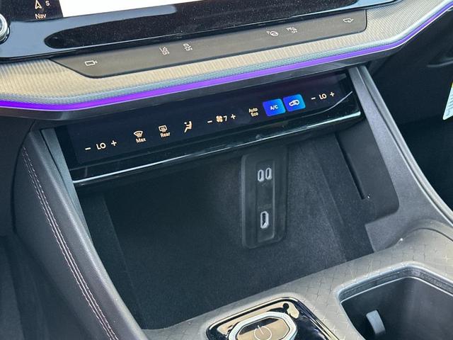 Photo of 2025 Metallic Jeep Wagoneer S