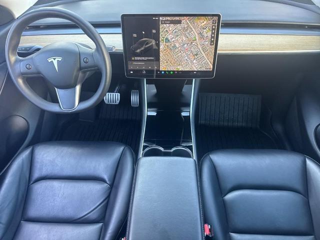 Photo of 2020 Black Tesla Model Y
