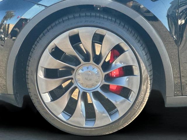 Photo of 2020 Black Tesla Model Y