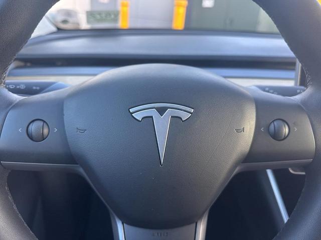 Photo of 2020 Black Tesla Model Y