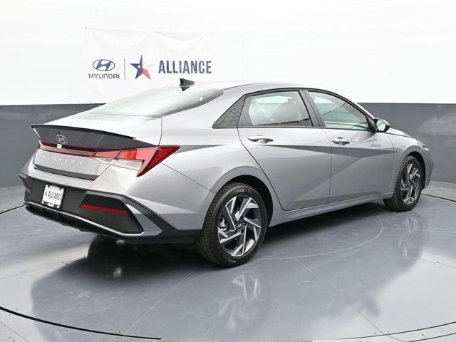 Photo of 2025 Metal Hyundai ELANTRA