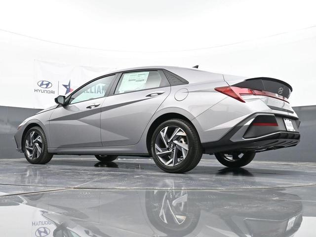 Photo of 2025 Metal Hyundai ELANTRA