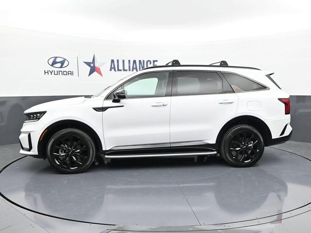 Photo of 2022 Glacial White Pearl Kia Sorento