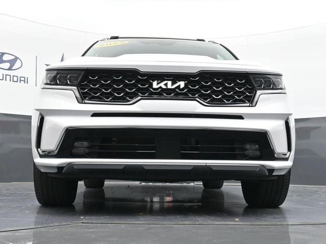 Photo of 2022 Glacial White Pearl Kia Sorento