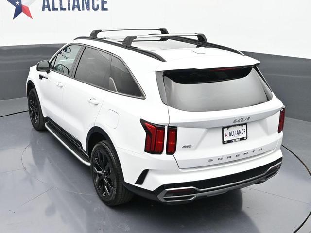 Photo of 2022 Glacial White Pearl Kia Sorento