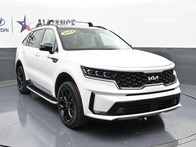 Photo of 2022 Glacial White Pearl Kia Sorento