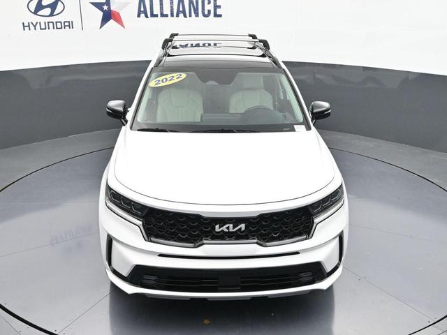 Photo of 2022 Glacial White Pearl Kia Sorento