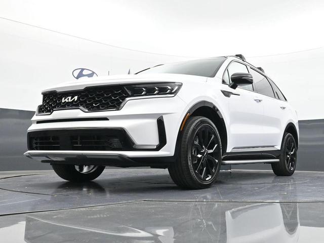 Photo of 2022 Glacial White Pearl Kia Sorento