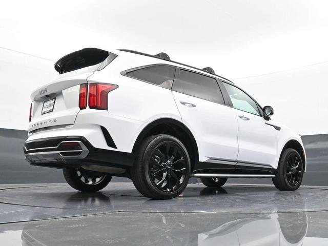 Photo of 2022 Glacial White Pearl Kia Sorento