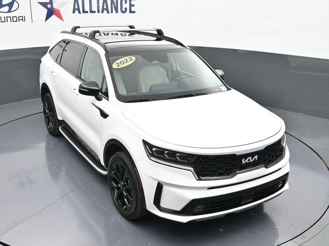 Photo of 2022 Glacial White Pearl Kia Sorento