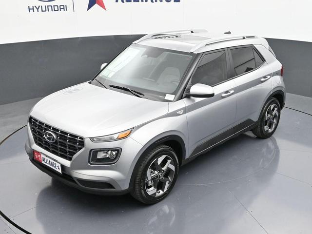 Photo of 2025 Shimmering Silver Hyundai VENUE