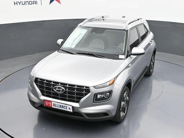 Photo of 2025 Shimmering Silver Hyundai VENUE