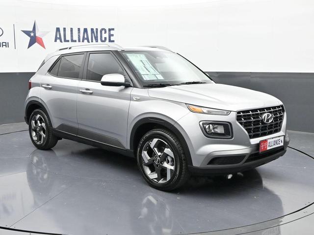 Photo of 2025 Shimmering Silver Hyundai VENUE