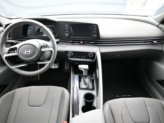 Photo of 2025 Gray Hyundai ELANTRA