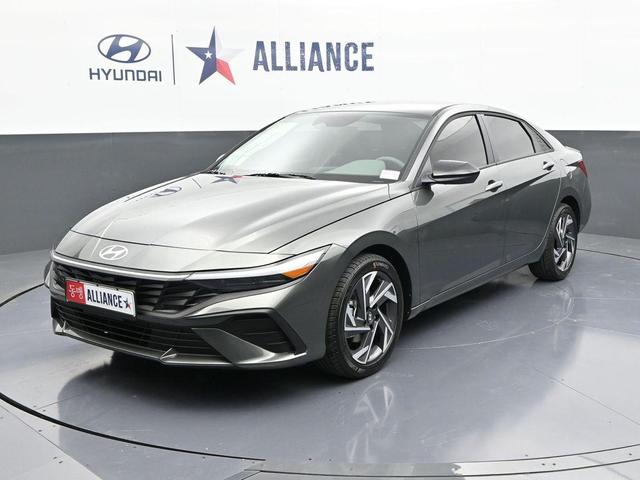 Photo of 2025 Gray Hyundai ELANTRA