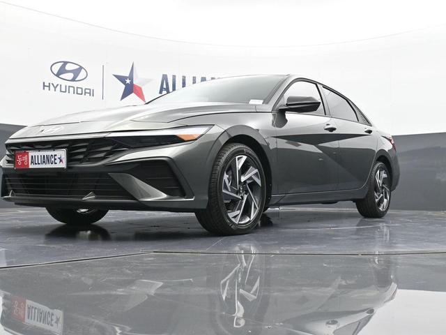 Photo of 2025 Gray Hyundai ELANTRA