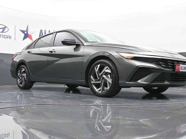 Photo of 2025 Gray Hyundai ELANTRA