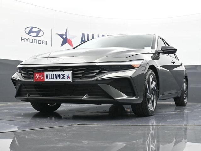 Photo of 2025 Gray Hyundai ELANTRA