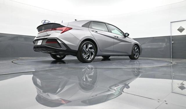 Photo of 2025 Metal Hyundai ELANTRA HEV