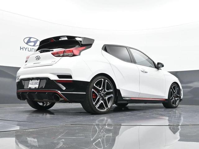 Photo of 2022 Lunar White Hyundai Veloster N