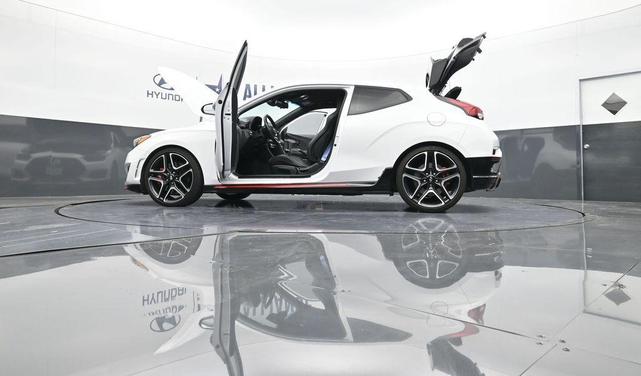 Photo of 2022 Lunar White Hyundai Veloster N