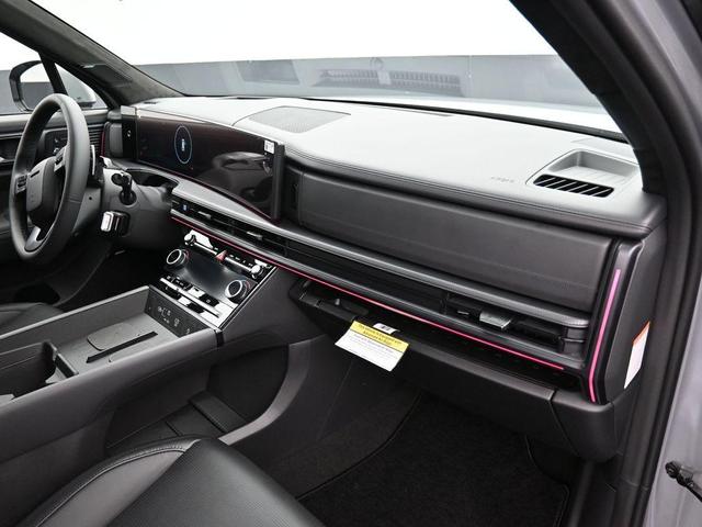 Photo of 2025 Shimmering Silver Hyundai SANTA FE HEV