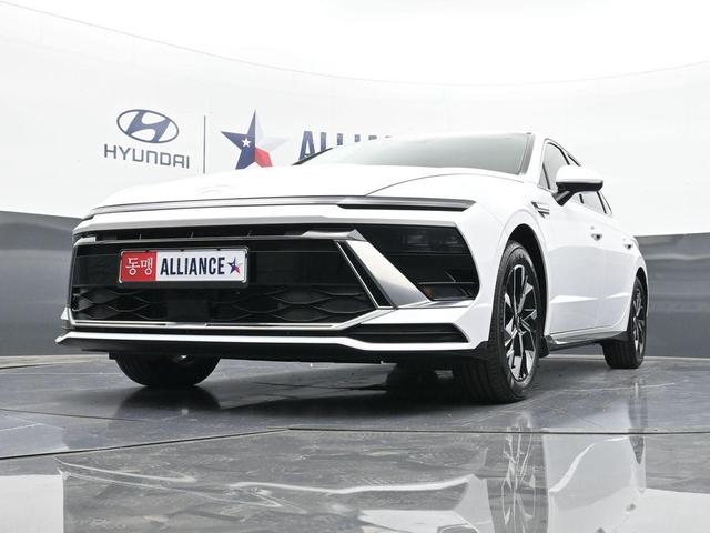 Photo of 2025 White Hyundai SONATA