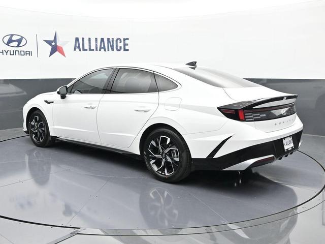 Photo of 2025 White Hyundai SONATA