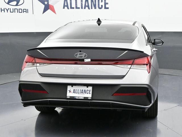Photo of 2025 Metal Hyundai ELANTRA