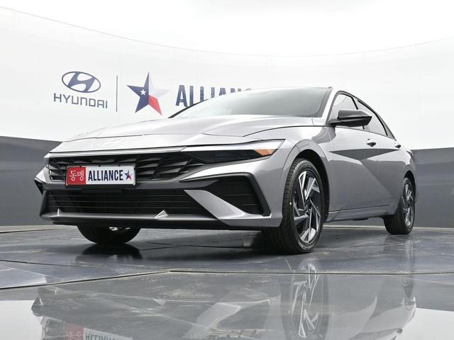 Photo of 2025 Metal Hyundai ELANTRA