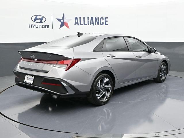 Photo of 2025 Metal Hyundai ELANTRA