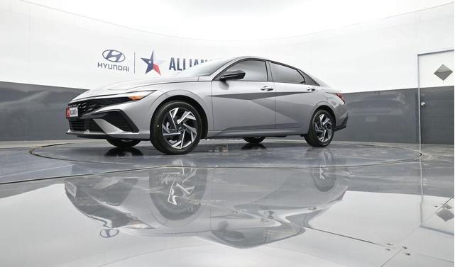 Photo of 2025 Metal Hyundai ELANTRA