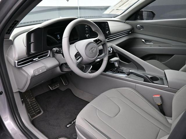 Photo of 2025 Metal Hyundai ELANTRA