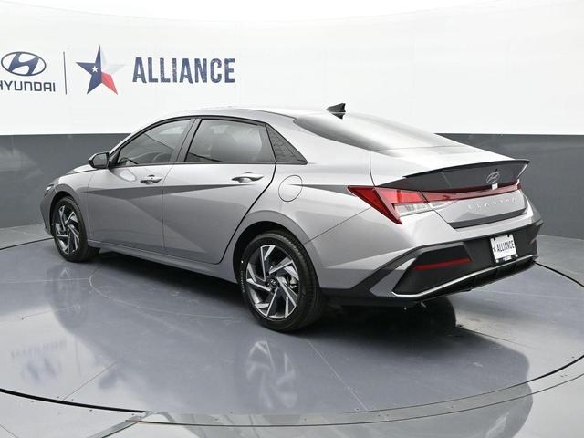 Photo of 2025 Metal Hyundai ELANTRA
