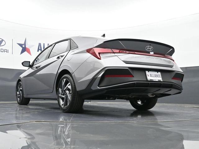 Photo of 2025 Metal Hyundai ELANTRA