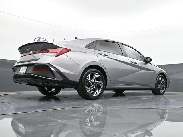 Photo of 2025 Metal Hyundai ELANTRA