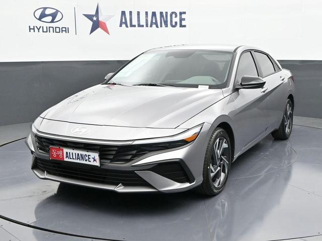 Photo of 2025 Metal Hyundai ELANTRA