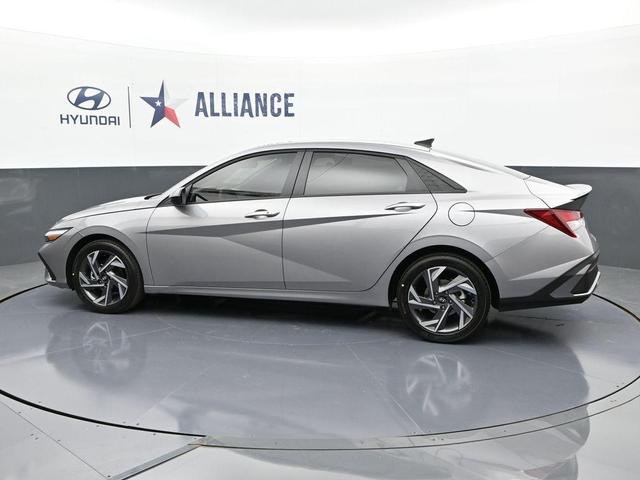 Photo of 2025 Metal Hyundai ELANTRA