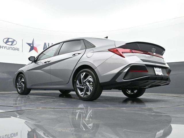 Photo of 2025 Metal Hyundai ELANTRA