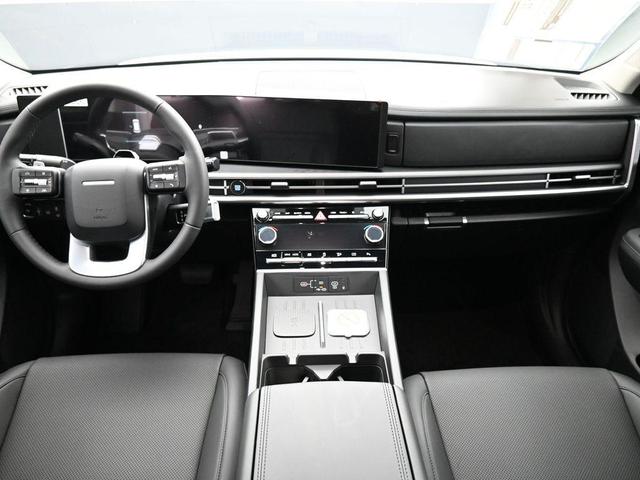 Photo of 2025 Phantom Black Hyundai SANTA FE