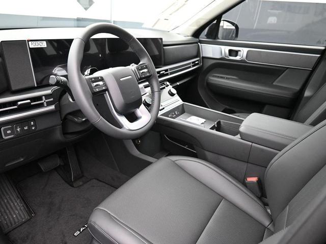 Photo of 2025 Phantom Black Hyundai SANTA FE