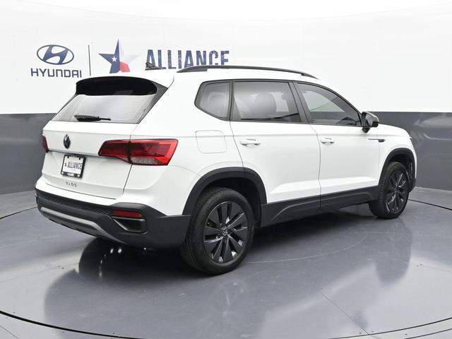 Photo of 2023 Pure White Volkswagen Taos