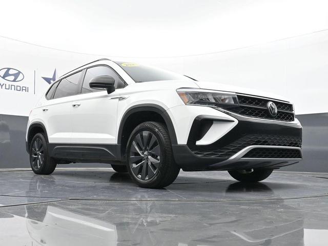 Photo of 2023 Pure White Volkswagen Taos