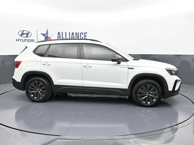 Photo of 2023 Pure White Volkswagen Taos