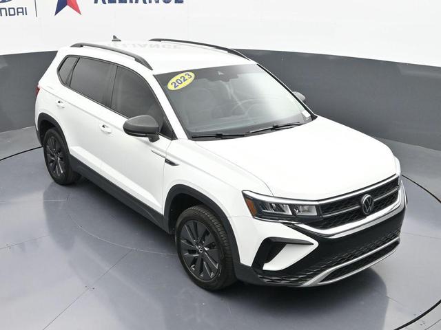 Photo of 2023 Pure White Volkswagen Taos