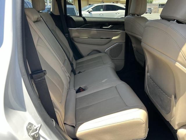 Photo of 2022 Bright White Clearcoat Jeep Grand Cherokee