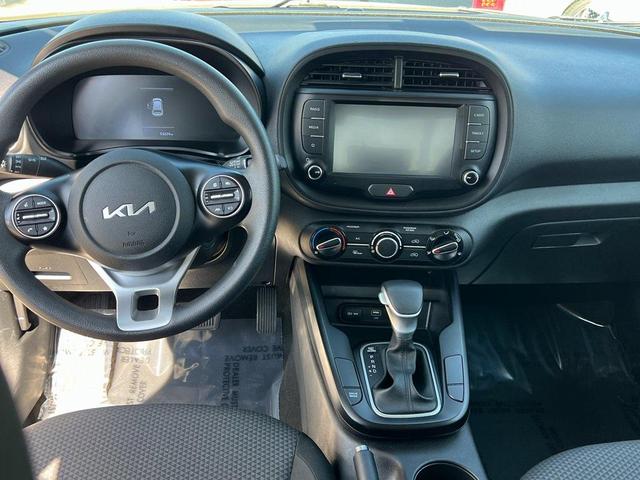 Photo of 2023 Snow White Pearl Kia Soul